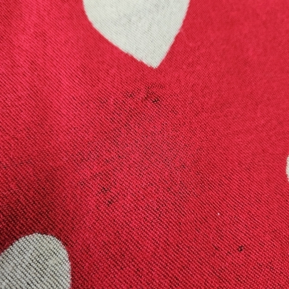 Steve Madden Reversible Red and Tan Heart Wrap Scarf Shawl Fringe Detail - Picture 5 of 6